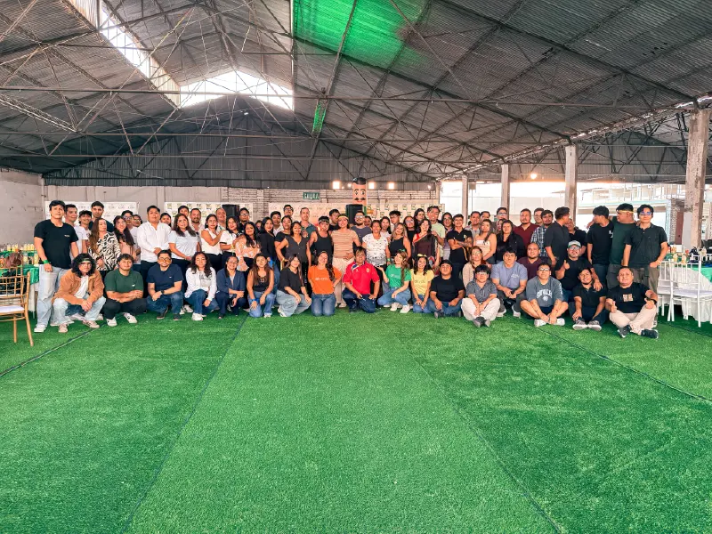 Team building outdoor en Lima — dinámica de liderazgo