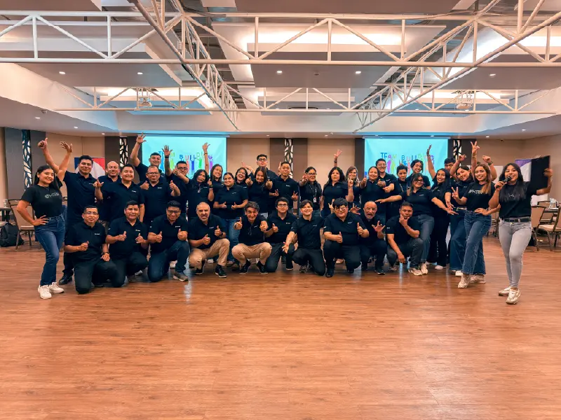 Team building outdoor en Lima — dinámica de liderazgo